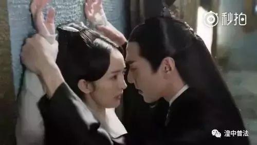 国产剧情壁咚视频,浪漫瞬间，心动瞬间