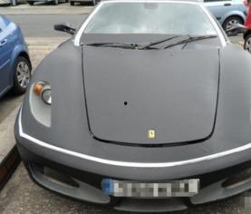 开着国产跑车上街视频真实